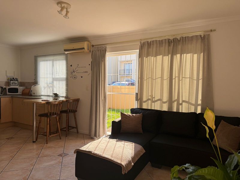 2 Bedroom Townhouse For Sale in Gordon's Bay - Photo 4