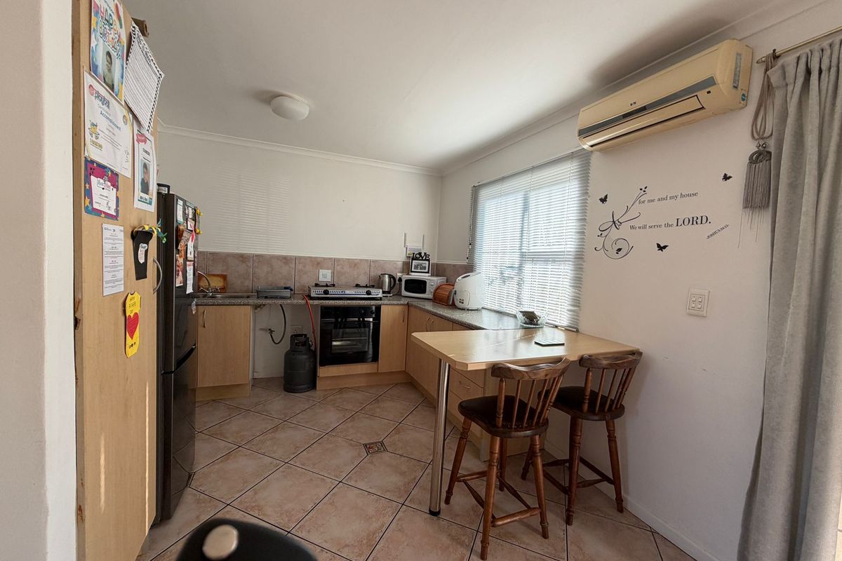 2 Bedroom Townhouse For Sale in Gordon's Bay - Photo 5
