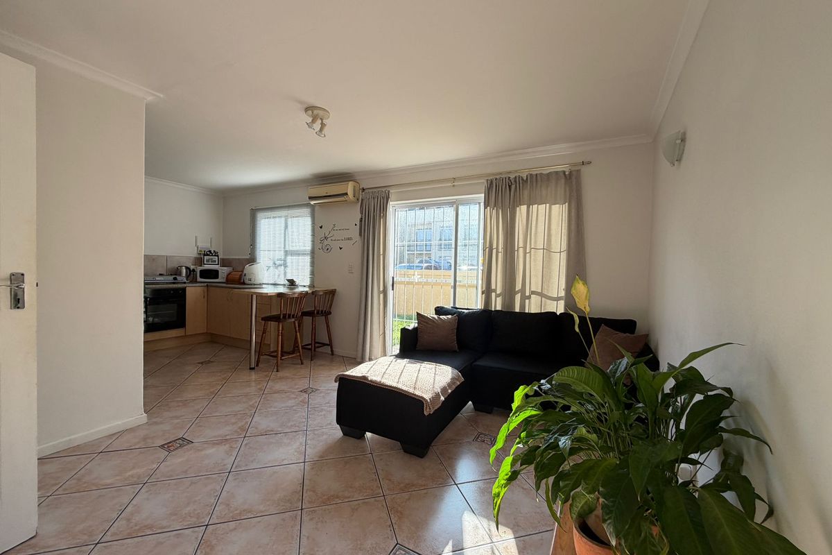 2 Bedroom Townhouse For Sale in Gordon's Bay - Photo 3