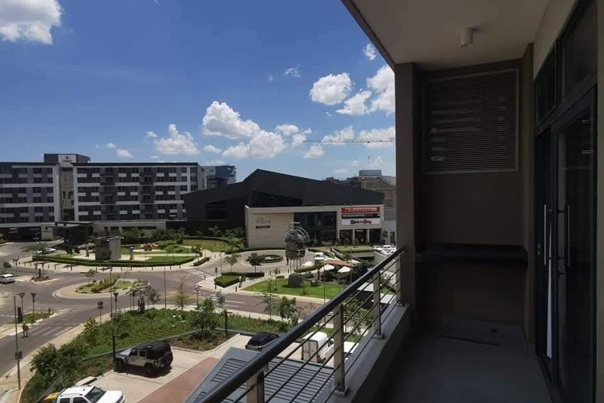Luxury 1 Bedroom Apartment in Menlyn Maine Residences, Pretoria - Photo 4