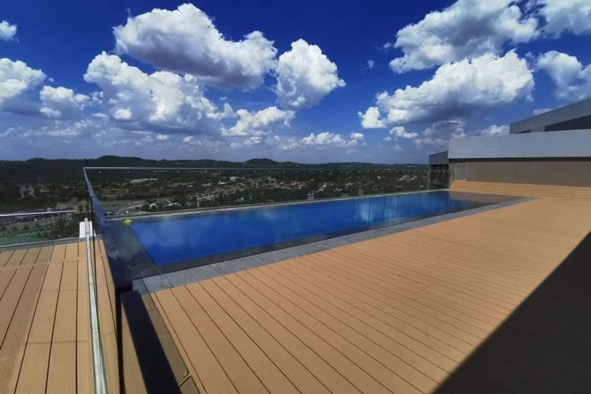 Luxury 1 Bedroom Apartment in Menlyn Maine Residences, Pretoria - Photo 3