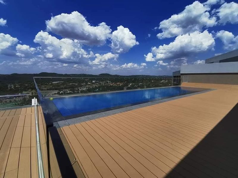 Luxury 1 Bedroom Apartment in Menlyn Maine Residences, Pretoria - Photo 3