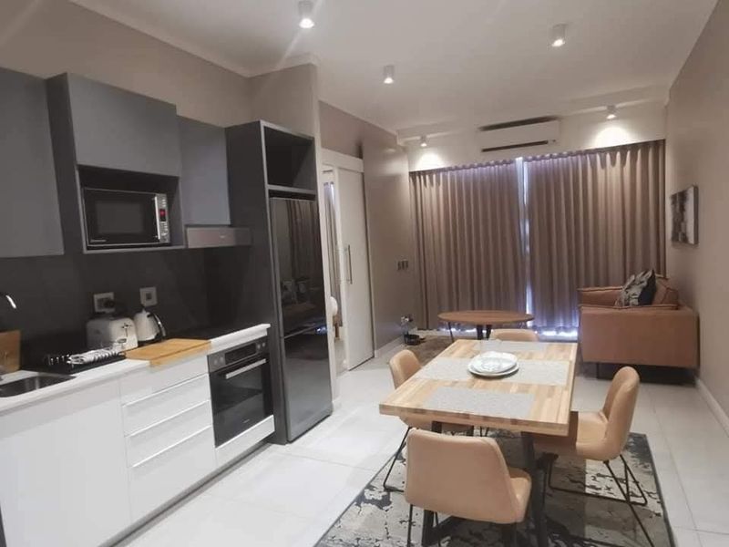 Luxury 1 Bedroom Apartment in Menlyn Maine Residences, Pretoria - Photo 2