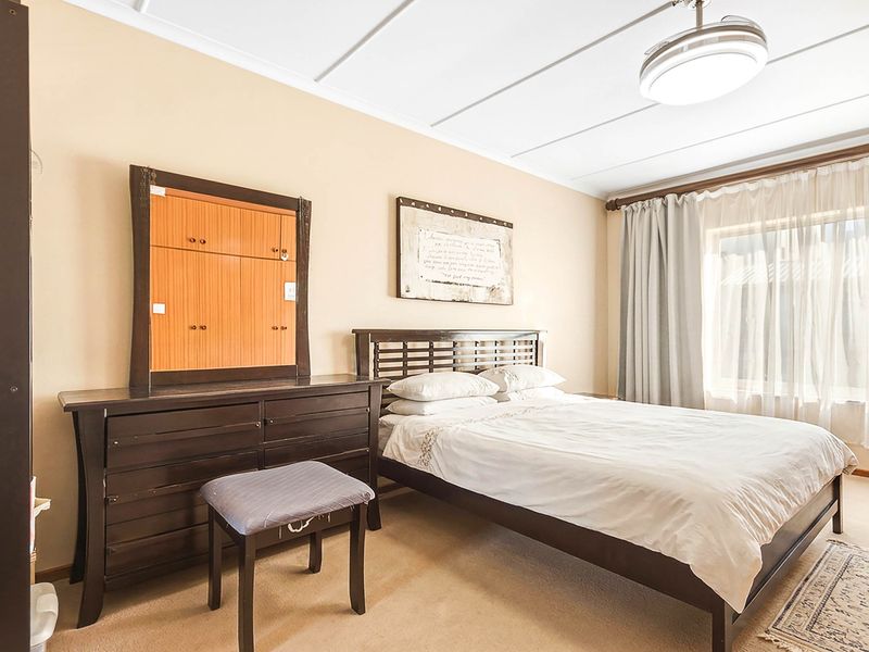 Spacious Apartment & Rare Investment Opportunity - Photo 10