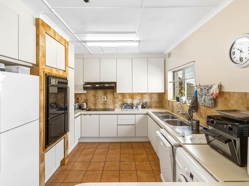 Spacious Apartment & Rare Investment Opportunity - Photo 7