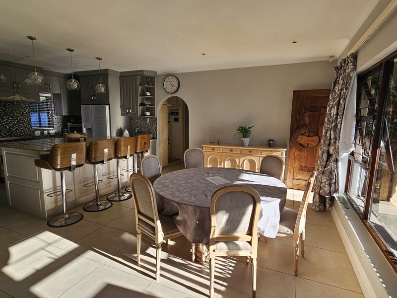 LARGE HOUSE WITH SPACIOUS FLAT - Photo 6