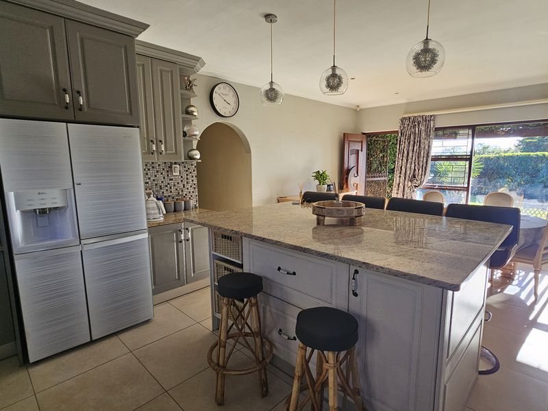 LARGE HOUSE WITH SPACIOUS FLAT - Photo 7
