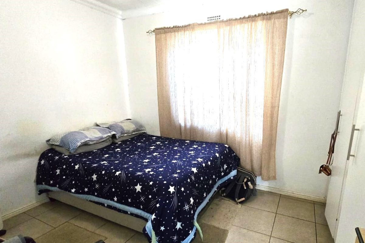 House For Sale In Paarl - Photo 4