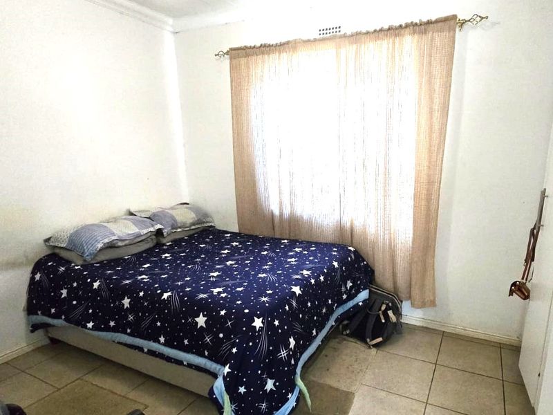 House For Sale In Paarl - Photo 4