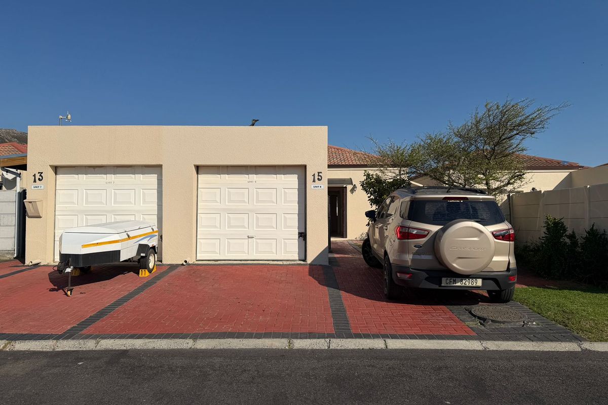 Townhouse Rental Monthly In Gordons Bay - Photo 2