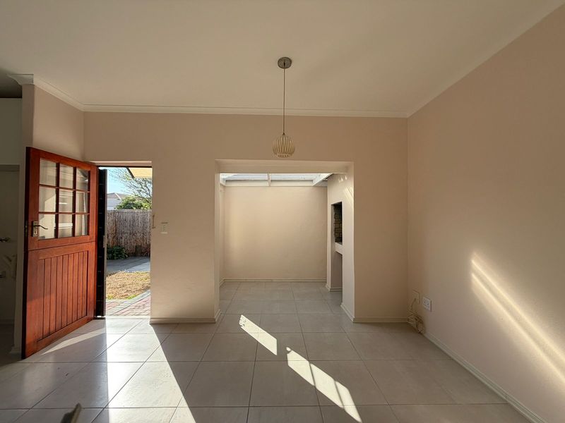 Townhouse Rental Monthly In Gordons Bay - Photo 3