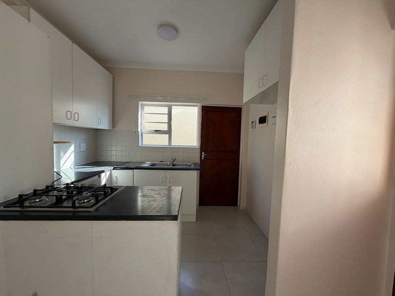 Townhouse Rental Monthly In Gordons Bay - Photo 5