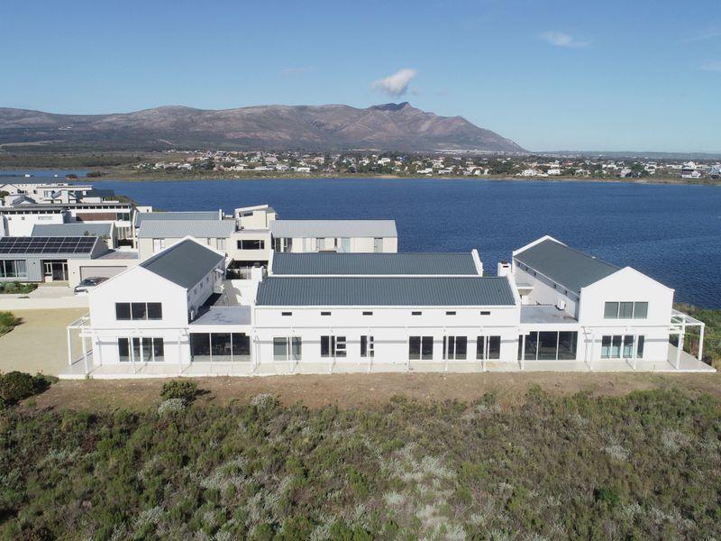 Sophisticated Coastal Living : A Masterpiece in Benguela Cove - Photo 4