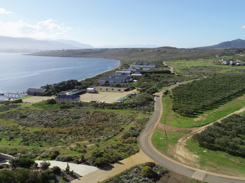 Sophisticated Coastal Living : A Masterpiece in Benguela Cove - Photo 8
