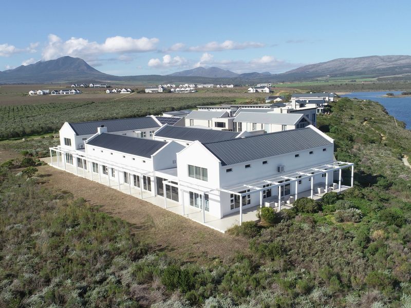Sophisticated Coastal Living : A Masterpiece in Benguela Cove - Photo 6