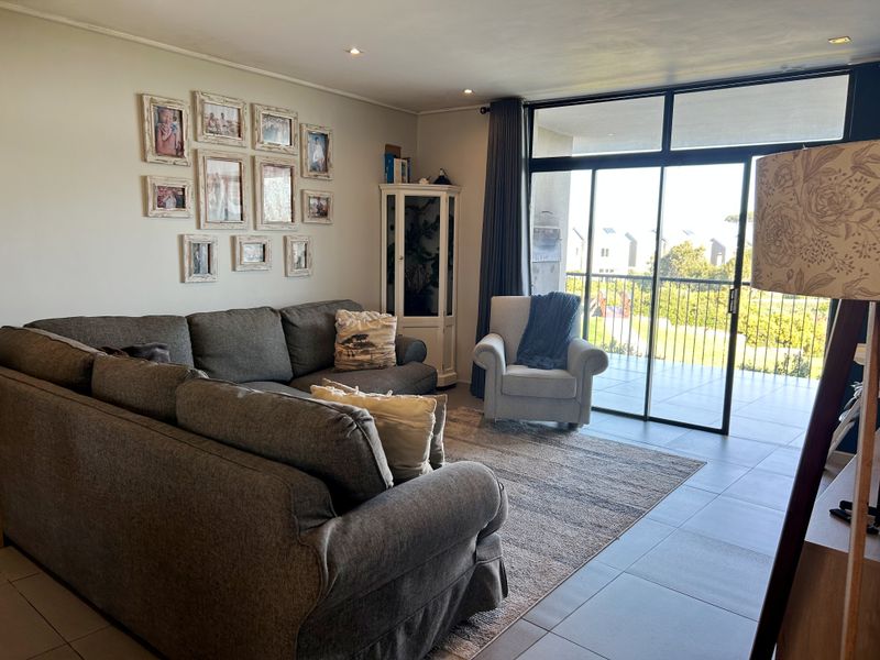 Modern 2 bedroom apartment in Somerset Lakes - Photo 9