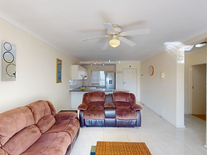 2 Bedroom Apartment in Harbour Island - Photo 4