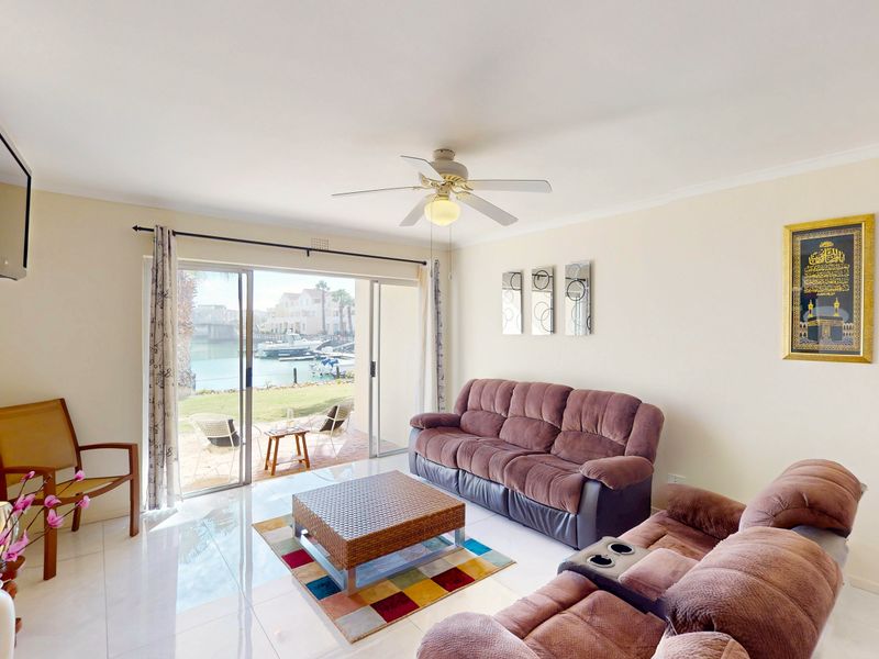 2 Bedroom Apartment in Harbour Island - Photo 3