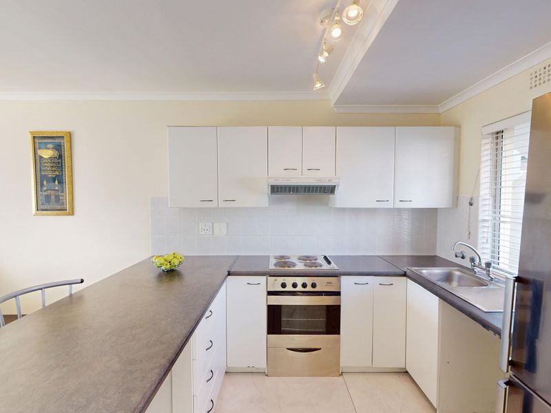 2 Bedroom Apartment in Harbour Island - Photo 9