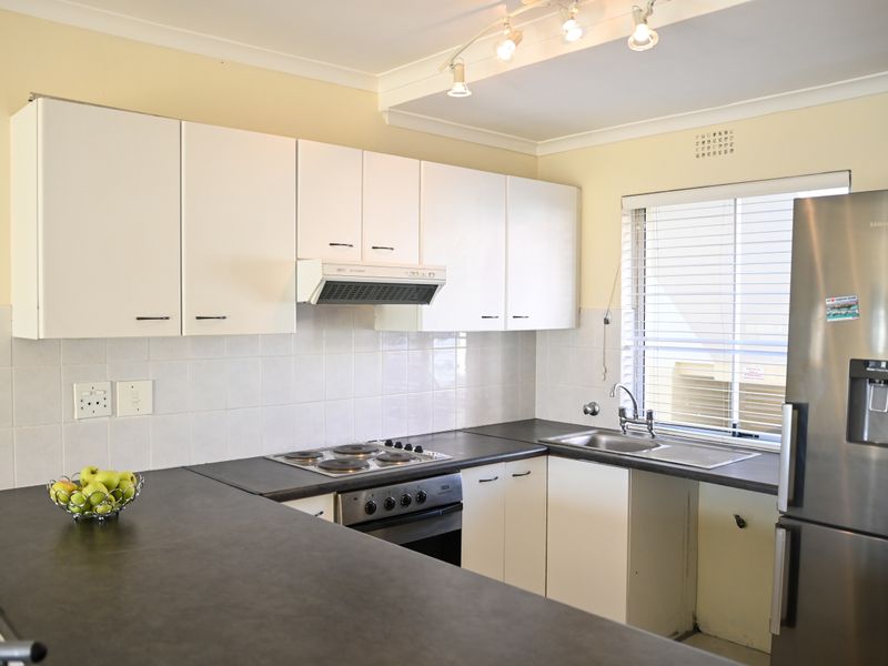 2 Bedroom Apartment in Harbour Island - Photo 8