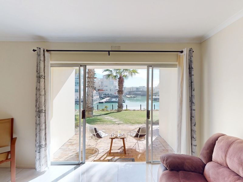 2 Bedroom Apartment in Harbour Island - Photo 7