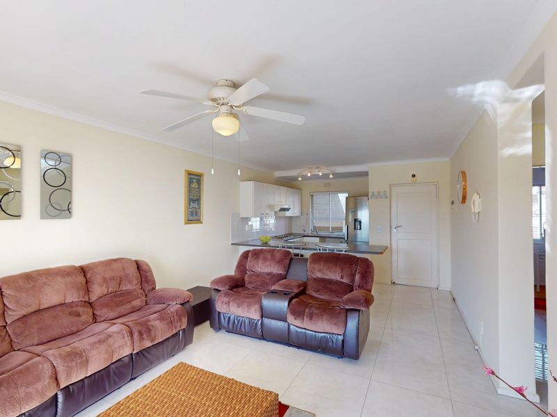 2 Bedroom Apartment in Harbour Island - Photo 6