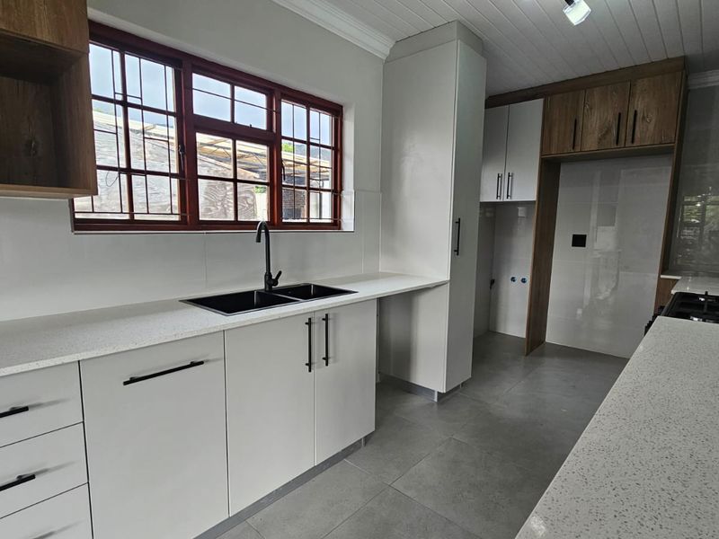 NEWLY RENOVATED FAMILY HOME WITH OFFICE - Photo 9