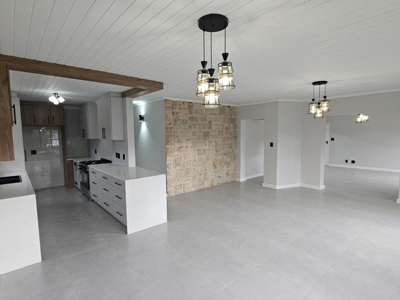 NEWLY RENOVATED FAMILY HOME WITH OFFICE - Photo 8