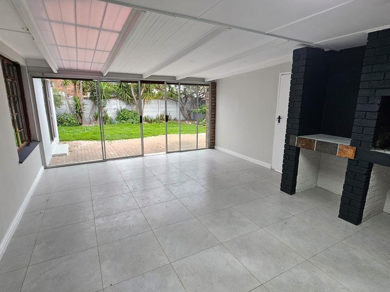 NEWLY RENOVATED FAMILY HOME WITH OFFICE - Photo 6