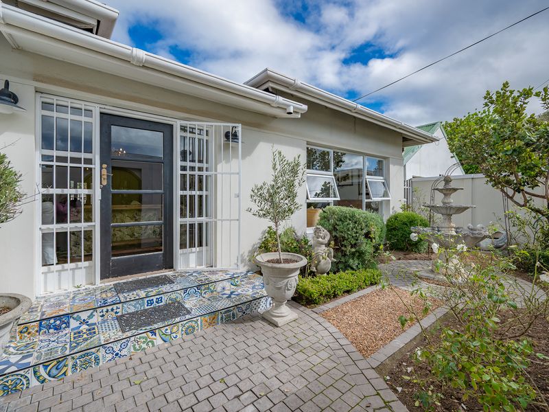 Exceptional family home in Strand North - Photo 2
