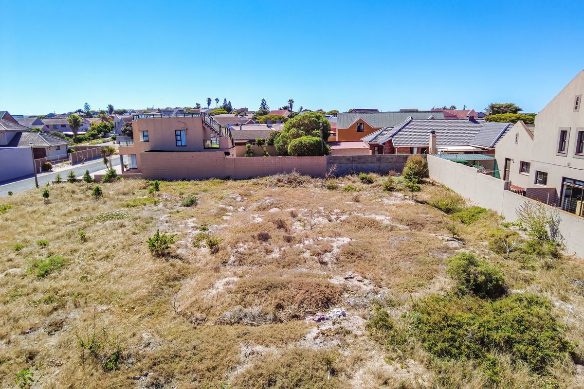 Discover Coastal Living at Its Best in Blouwater Bay - Photo 2