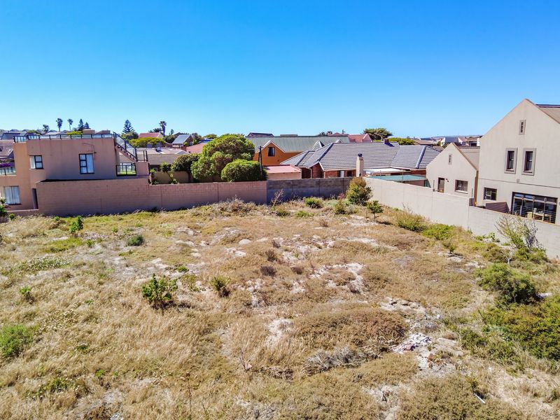 Discover Coastal Living at Its Best in Blouwater Bay - Photo 5