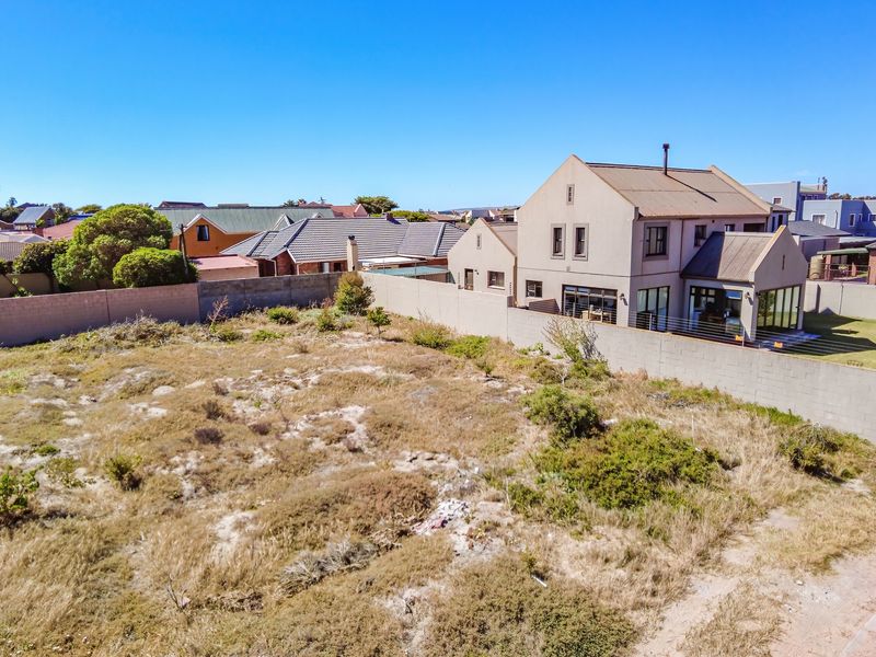 Discover Coastal Living at Its Best in Blouwater Bay - Photo 4