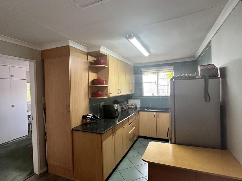 Spacious 1-Bedroom Cottage with Garden - Photo 5