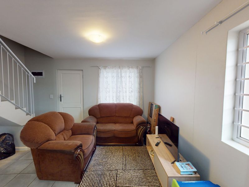 Charming 2-Bedroom Duplex with Table Mountain Views in Rivergate - Photo 8