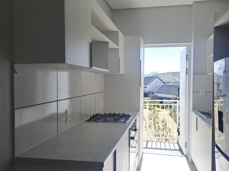 FIRST FLOOR 2 BEDROOM SIMPLEX IN NEWINBOSCH ESTATE - Photo 4