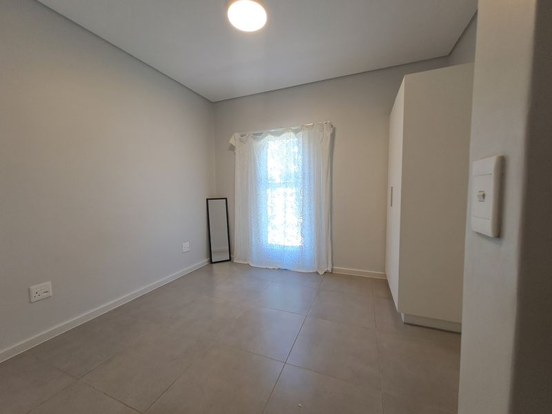 FIRST FLOOR 2 BEDROOM SIMPLEX IN NEWINBOSCH ESTATE - Photo 5