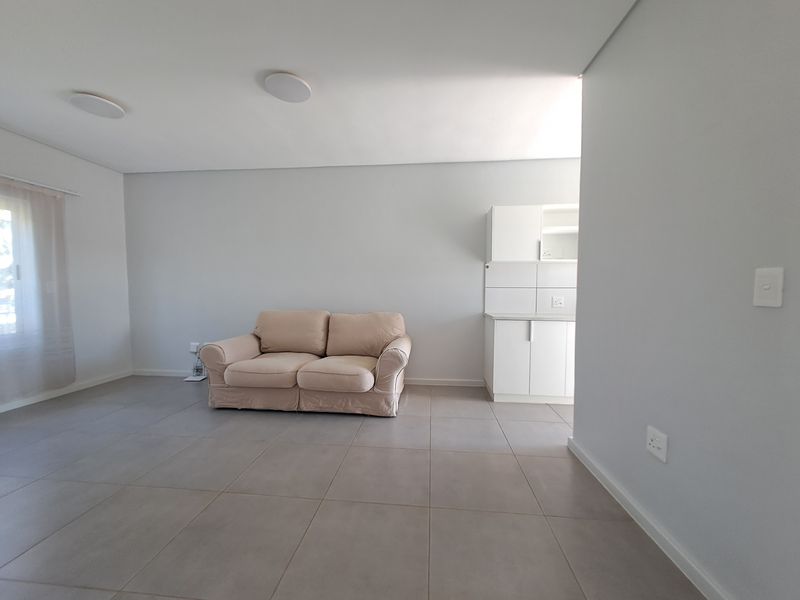 FIRST FLOOR 2 BEDROOM SIMPLEX IN NEWINBOSCH ESTATE - Photo 10