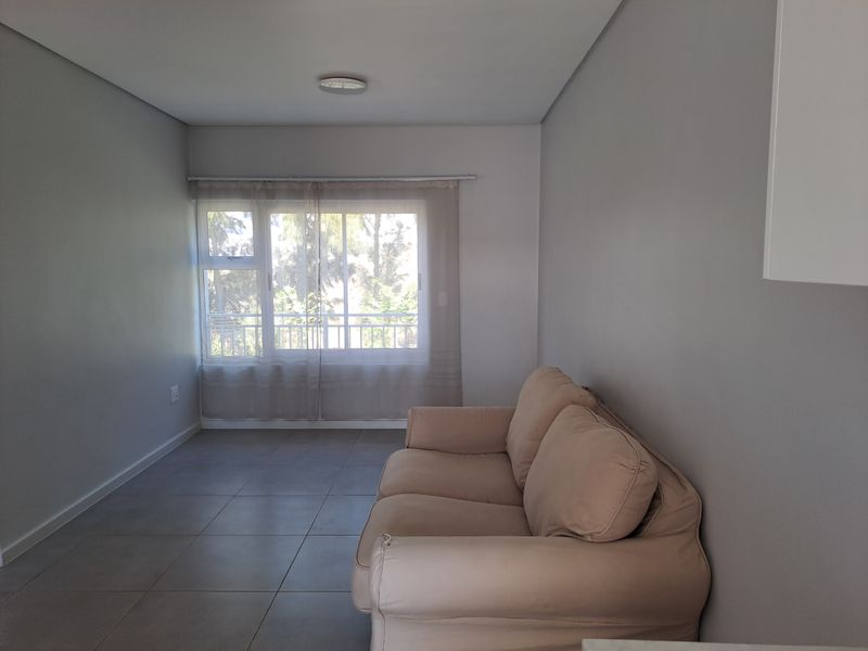 FIRST FLOOR 2 BEDROOM SIMPLEX IN NEWINBOSCH ESTATE - Photo 9