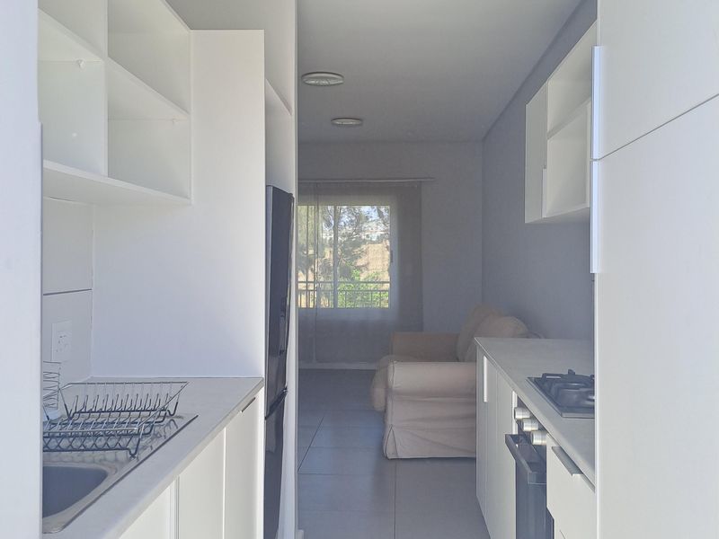 FIRST FLOOR 2 BEDROOM SIMPLEX IN NEWINBOSCH ESTATE - Photo 3