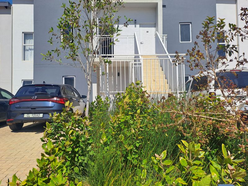FIRST FLOOR 2 BEDROOM SIMPLEX IN NEWINBOSCH ESTATE - Photo 2