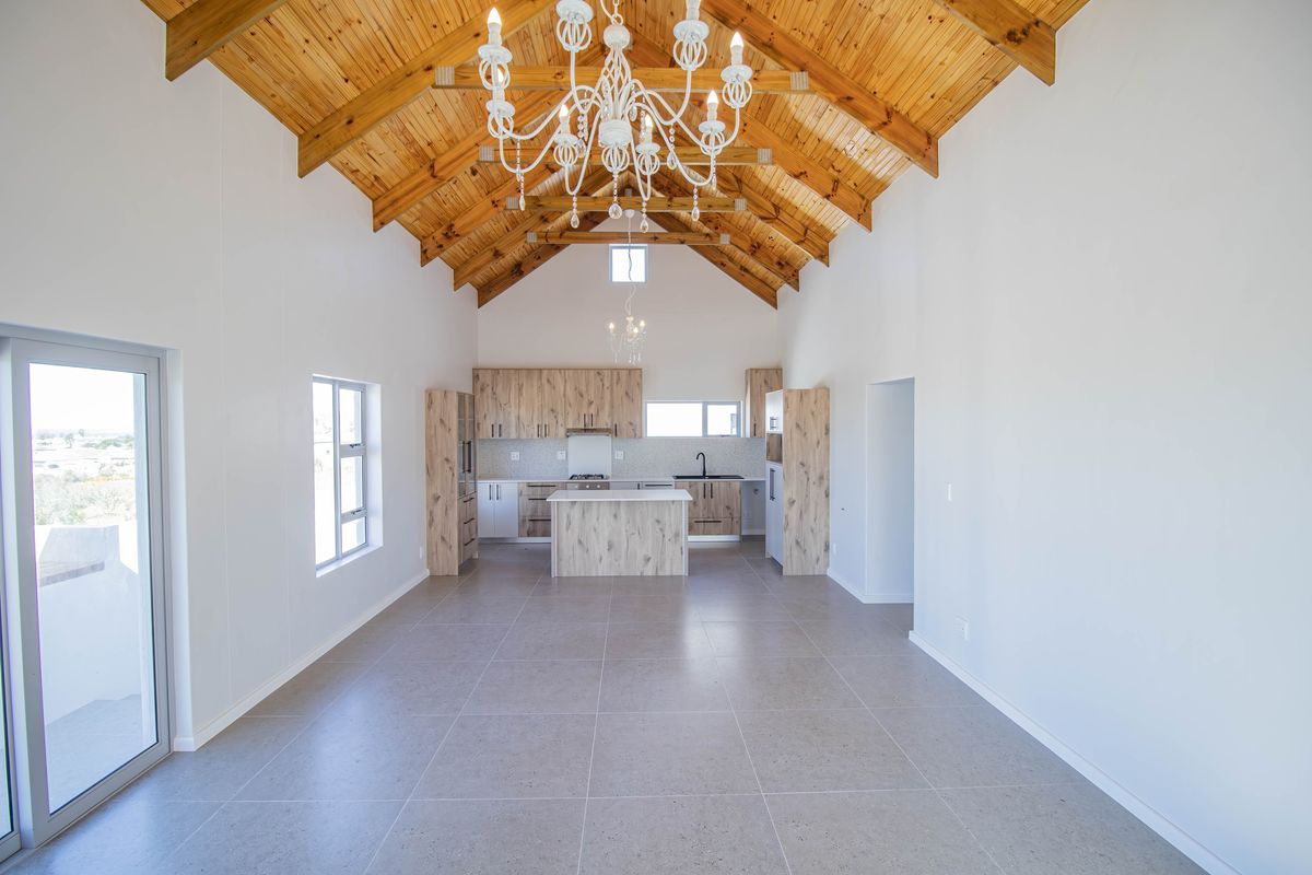 Coastal Elegance Meets Timeless Comfort - Photo 3