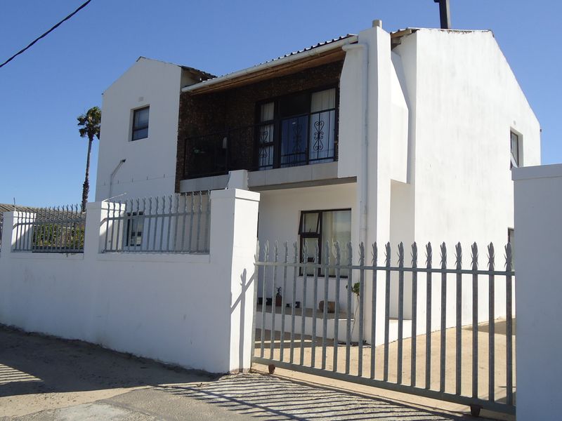 House For Sale In Somerset West - Photo 1