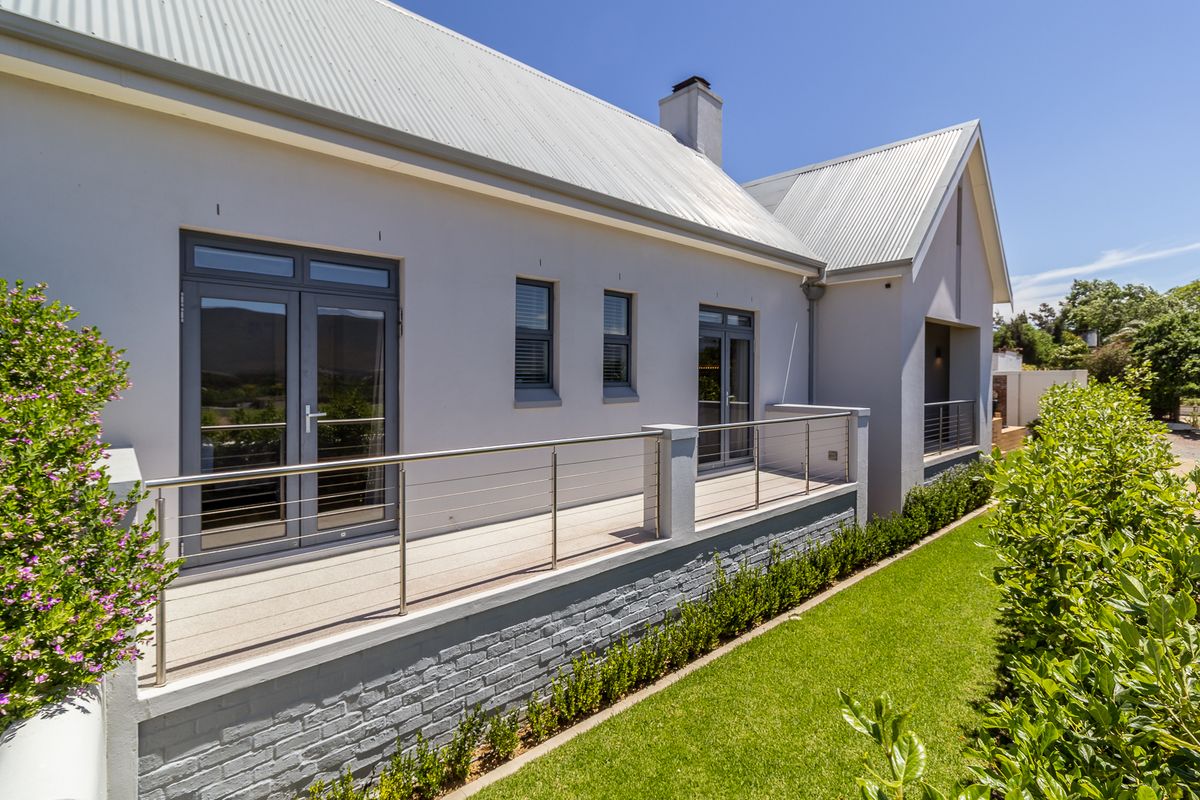 Modern 4 Bedroom Family Home with Study for Sale in Uitgezocht Boutique Lifestyle Estate - Photo 5