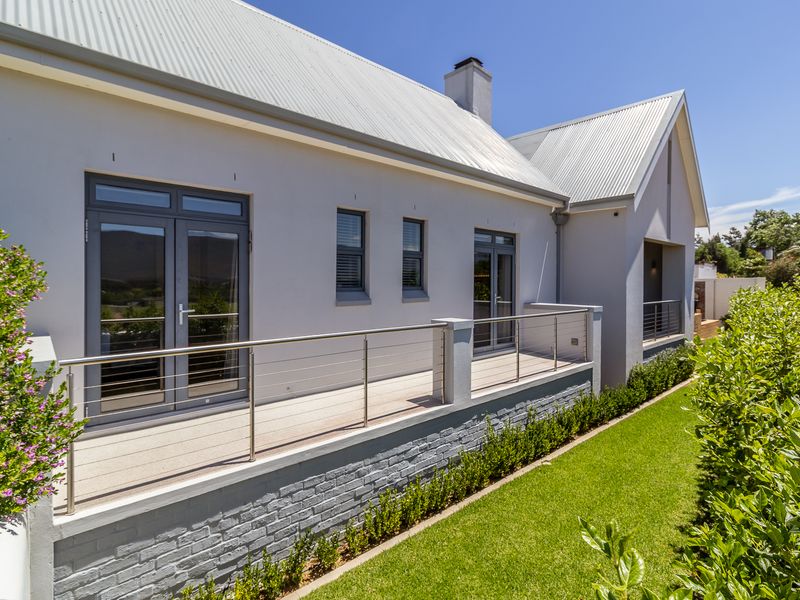 Modern 4 Bedroom Family Home with Study for Sale in Uitgezocht Boutique Lifestyle Estate - Photo 5