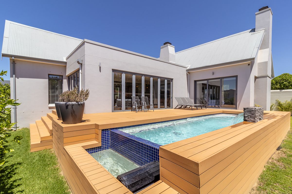 Modern 4 Bedroom Family Home with Study for Sale in Uitgezocht Boutique Lifestyle Estate - Photo 2