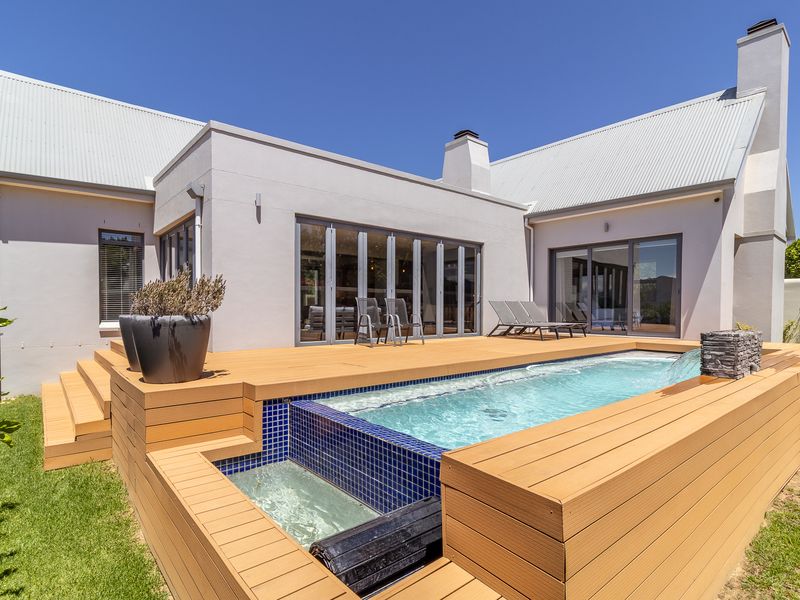 Modern 4 Bedroom Family Home with Study for Sale in Uitgezocht Boutique Lifestyle Estate - Photo 2