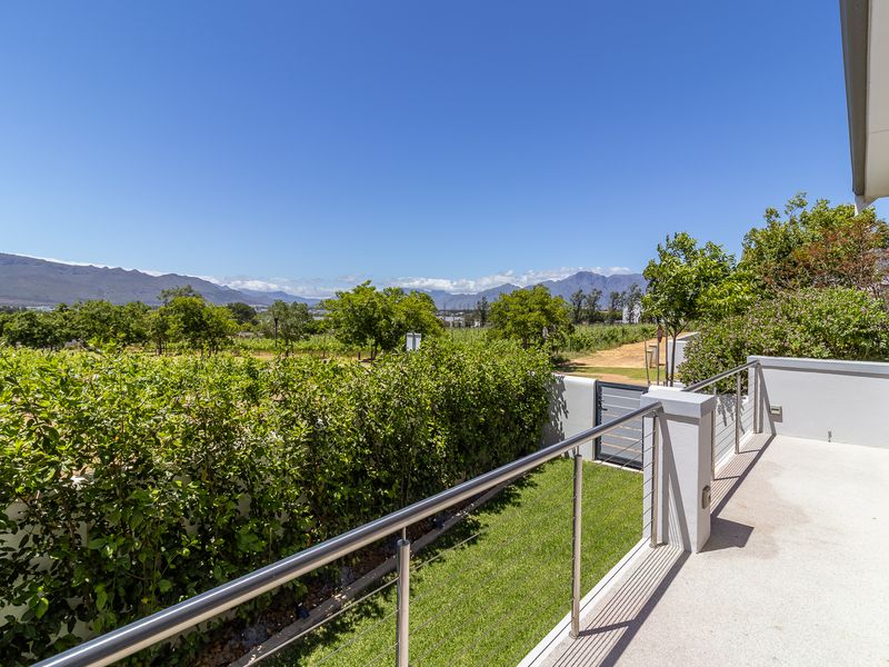 Modern 4 Bedroom Family Home with Study for Sale in Uitgezocht Boutique Lifestyle Estate - Photo 7