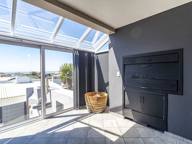 House For Sale In Yzerfontein - Photo 3