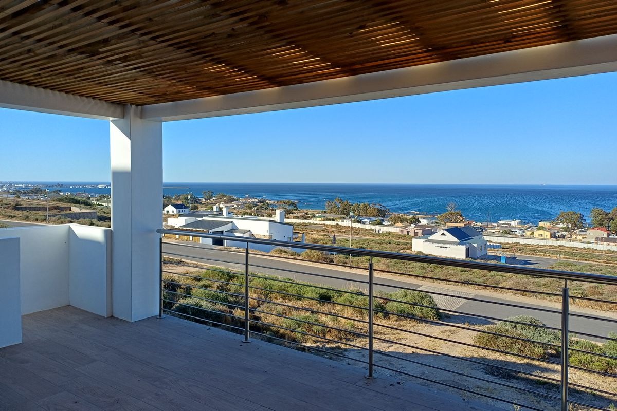 3 Bedroom House with Stunning Views - Photo 5